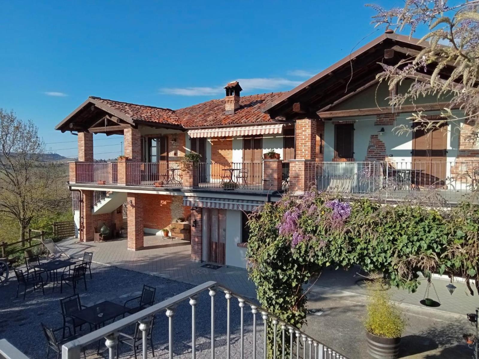 Agriturismo Bric Di Gai Monforte D'Alba Bagian luar foto