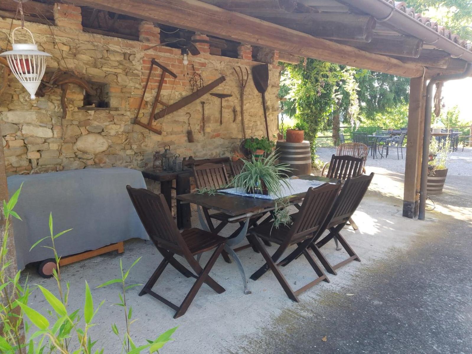 Agriturismo Bric Di Gai Monforte D'Alba Bagian luar foto